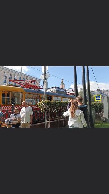 Музыканты играли в трамвае