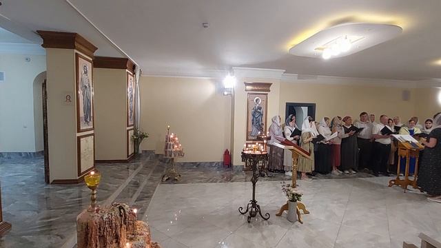 Литургия в храме прав. Мариамны (нижний придел храма свв. Кирилла и Мефодия) Калининградской епархии