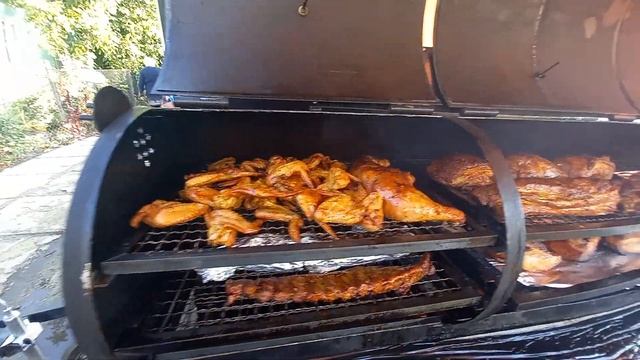 торгуємо м'ясом з мангала на причіпі. Вулична торгівля