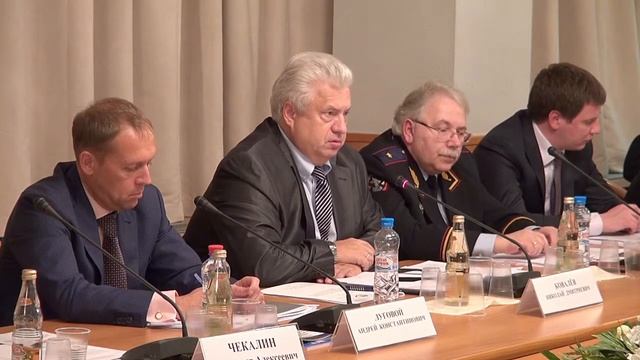 Николай Ковалёв «Мухи и пчёлы»