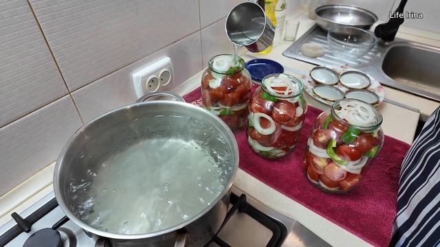 Сладкие ПОМИДОРЫ дольками с луком на зиму! Лучший реце