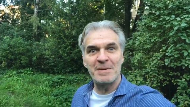 Олег Харитонов приглашает на спектакль 