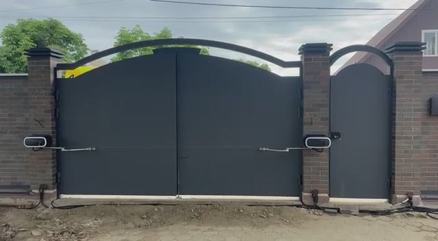 Комплект привода для распашных ворот  ALUTECH TWISTO TW-4000SKIT