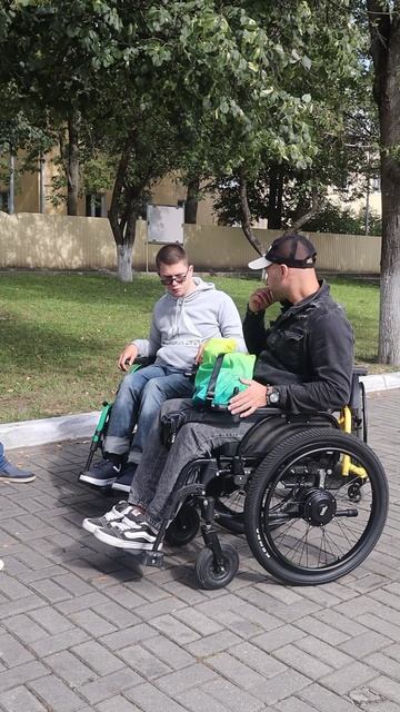 Распаковка от клиента. Вручаем Ярославу долгожданную коляску