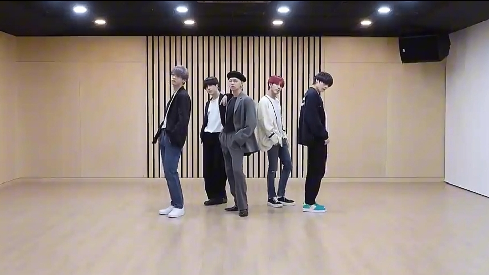 TXT - (투모로우바이투게더) ‘샴푸의 요정' Dance Practice Mirrored