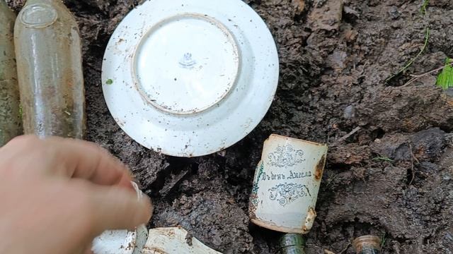 Откопал тарелку братьев Корниловых.