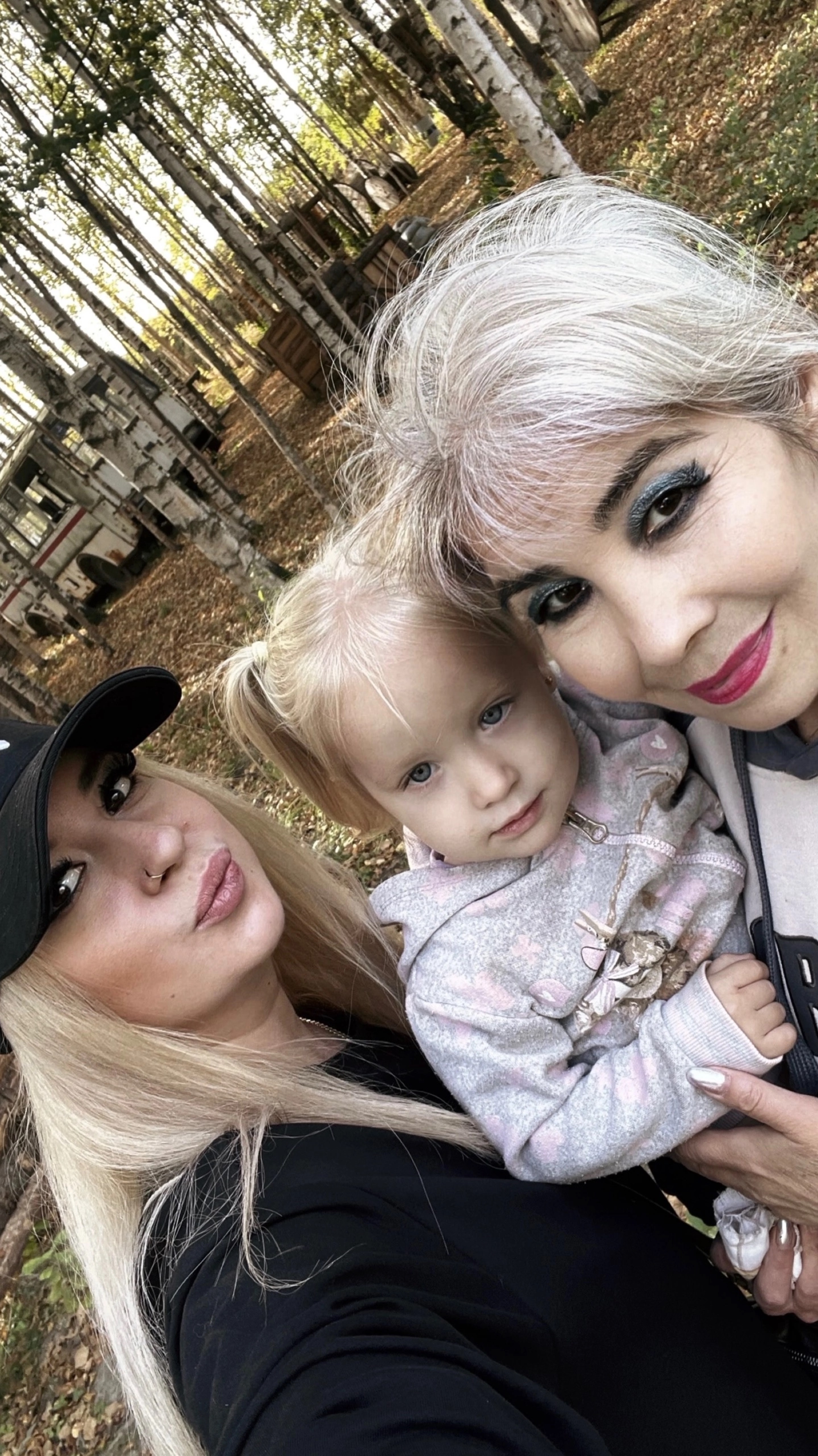 #Миланочка на прогулочке с папой-16.09.2025.