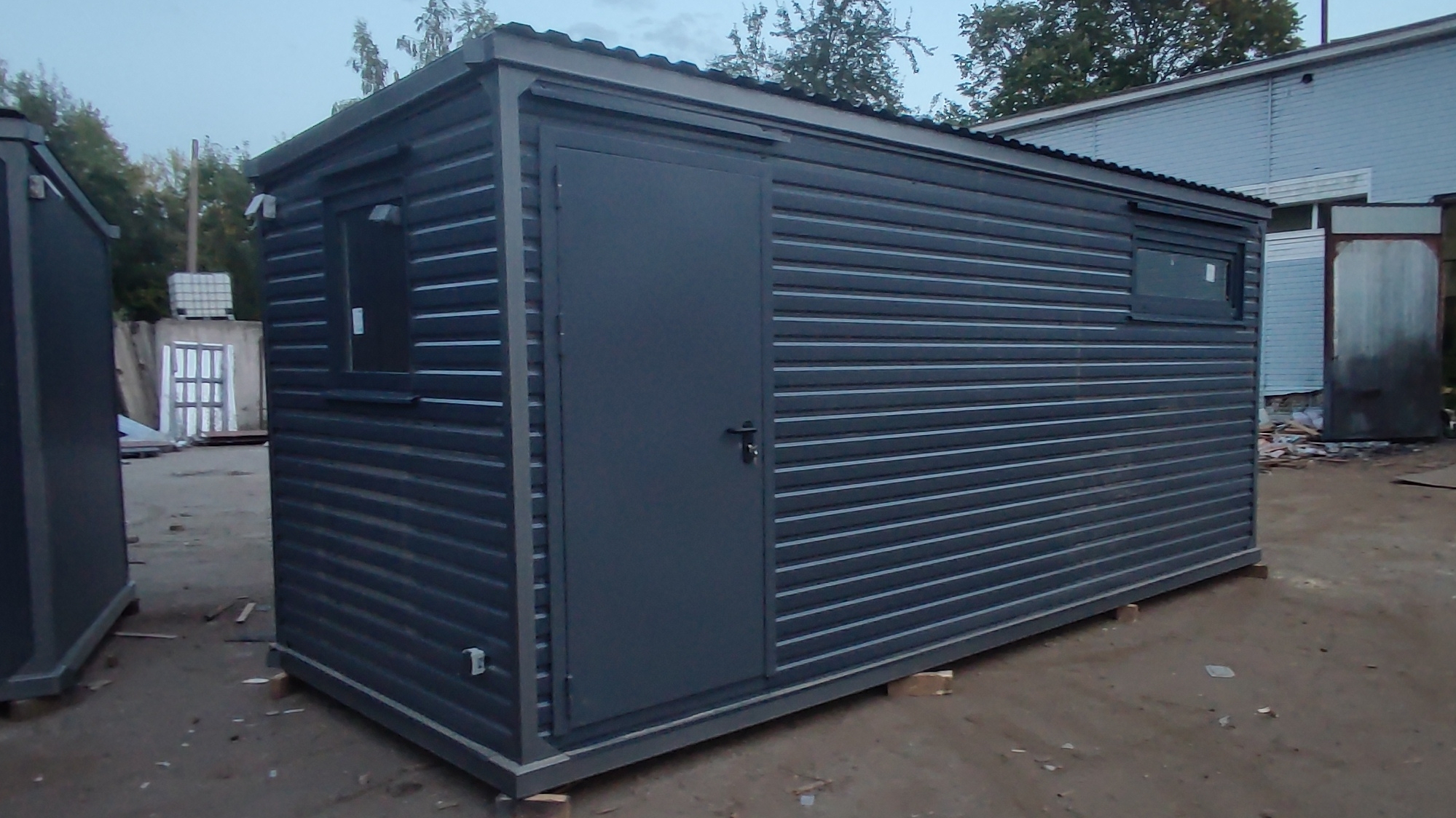 Бытовка дачная блок контейнер вагончик металлический хоз блок для дачи курятник