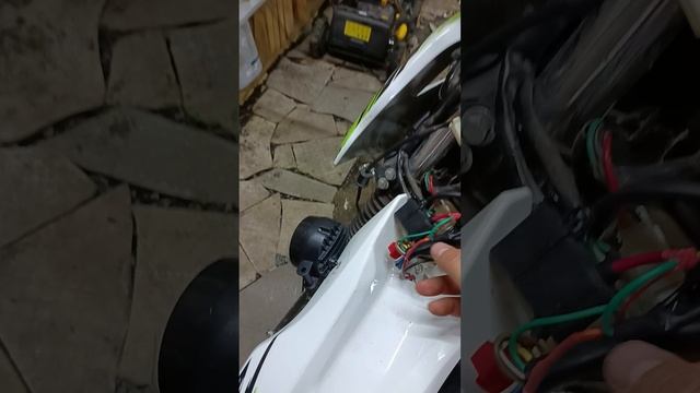 Установка и подключение дополнительного света и вольтметра на мотоцикл мотолэнд.