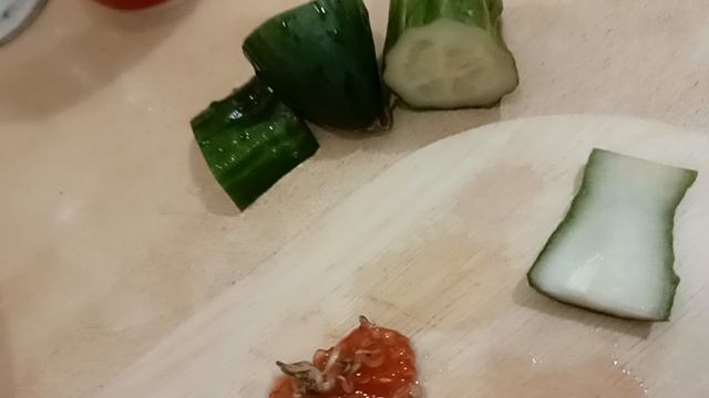 помидоры сливовидные с магазина Пятёрочка начали прорастать внутри