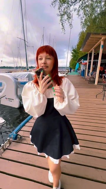 Закат, море и песня, рожденная сердцем. Прогулка по пирсу под шепот волн и строки, полные тепла