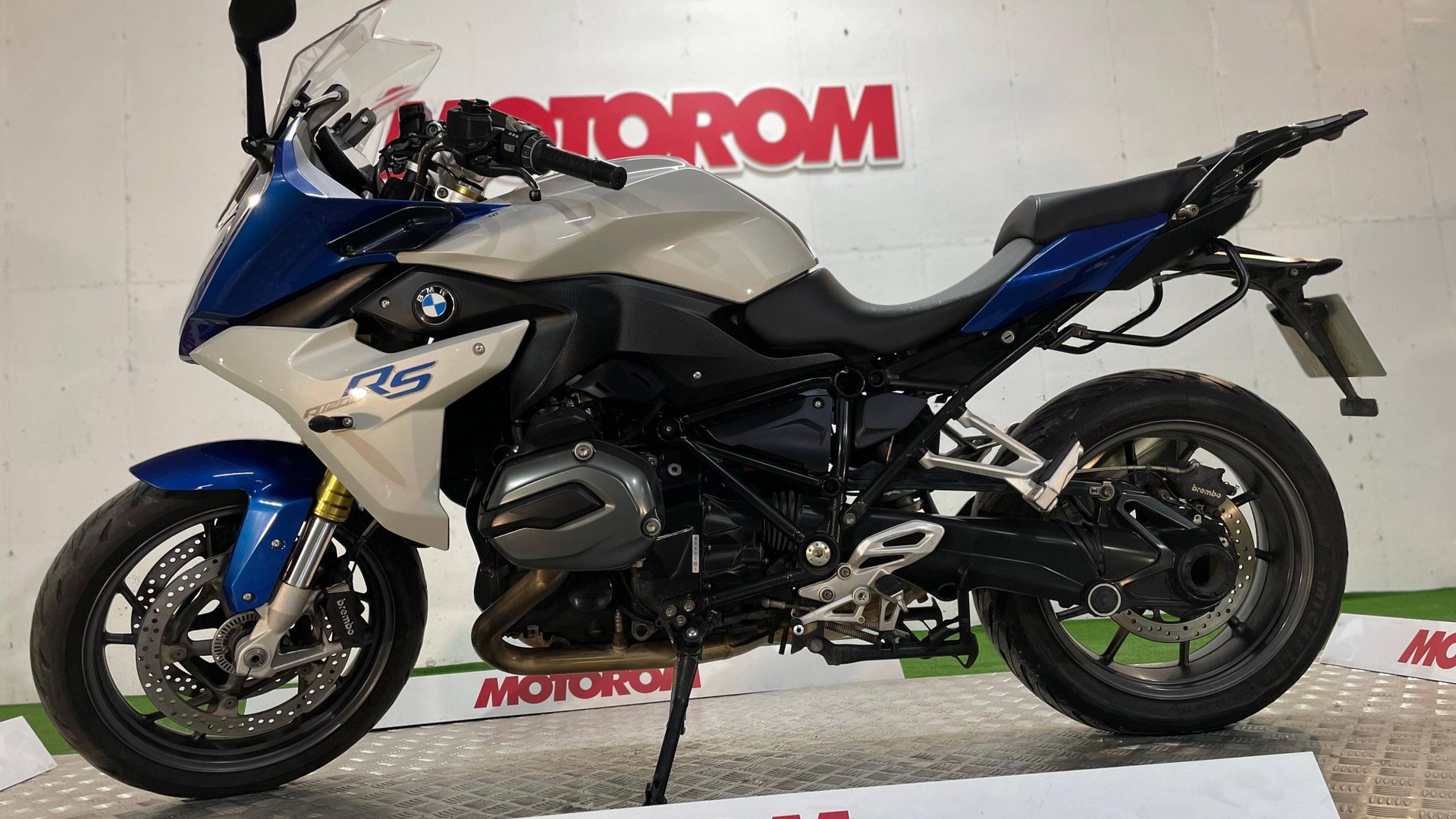 BMW R1200R
