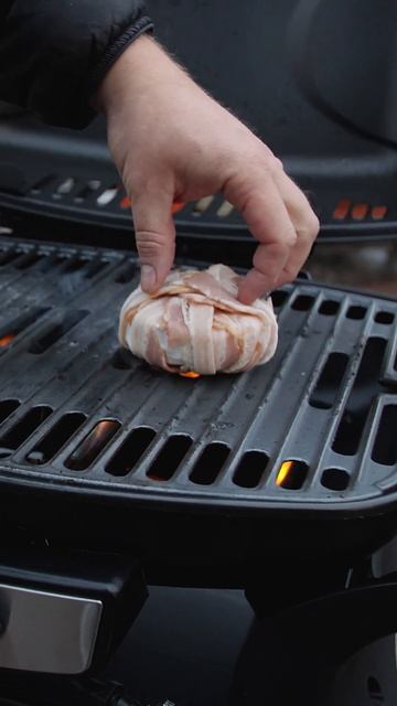 Камамбер в беконе на газовом гриле KOCH Gourmet 100 Set
