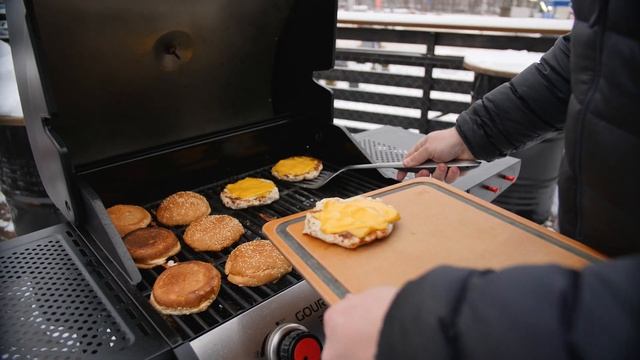 Чикенбургер на газовом гриле KOCH Gourmet 300