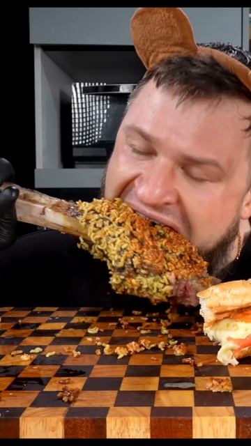 EATING TOMAHAWK IN NOODLE CRUST & CHEESE SANDWICH#мукбанг #асмр #асмрмукбанг #eating #mukbang