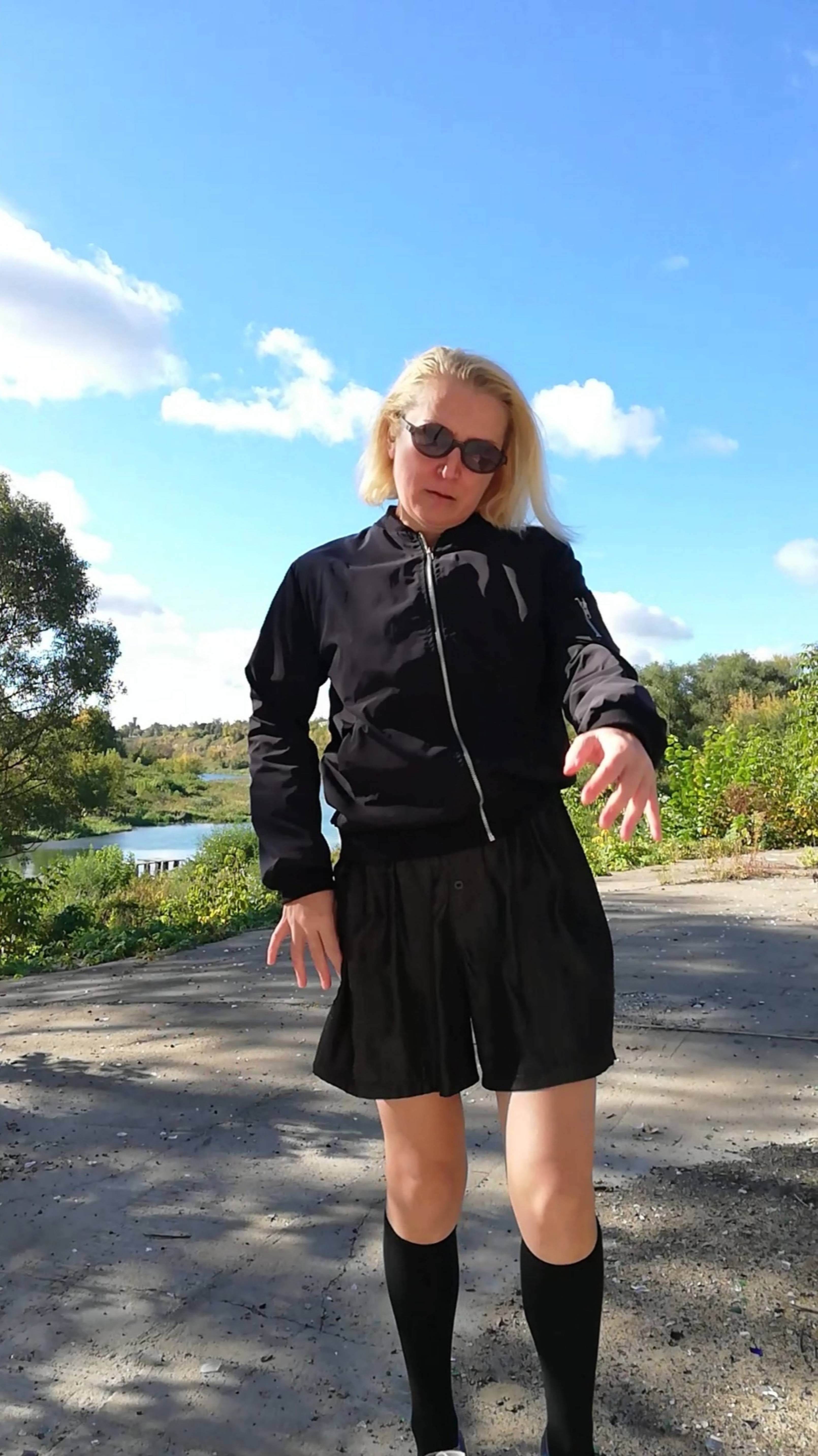 Марта Кобец - ВЗЛЕТАЮТ И ЦЕЛУЮТ #взлетаютицелуют #премьерапесни #премьераклипа #streetvideo