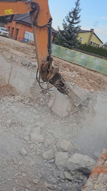 Демонтаж ленточного фундамента