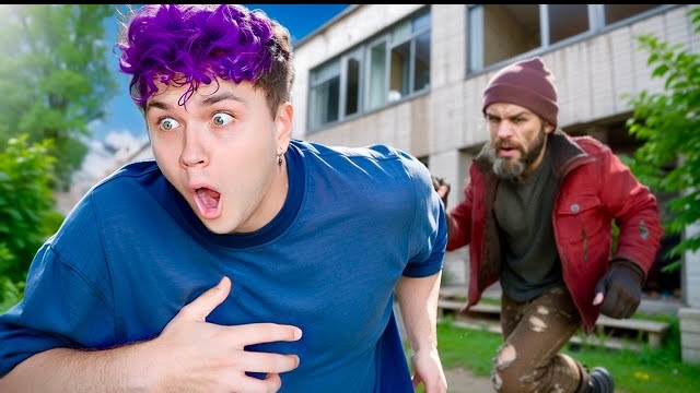 На меня НАПАЛ БОМЖ 😱 Истории моих подписчиков