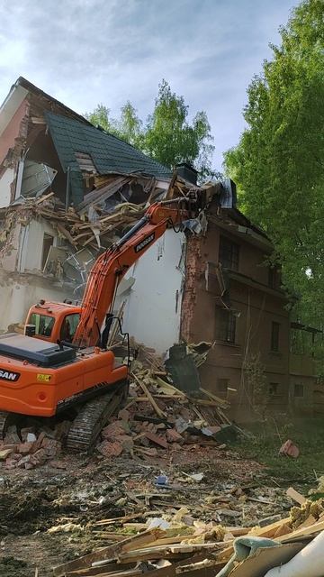 Механизированный демонтаж частного дома