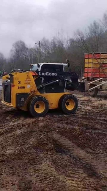 Работа мини-погрузчика LiuGong CLG395B!