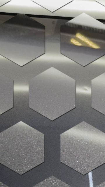 Удаление вмятин без покраски на капоте.