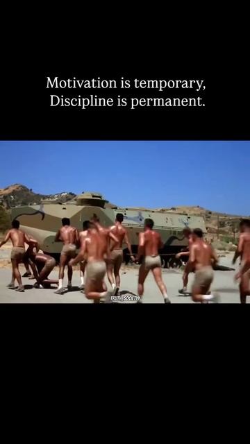 — Давайте автомат, товарищ прапорщик. — Вперед, сынок... я ещё и тебя смогу понести.