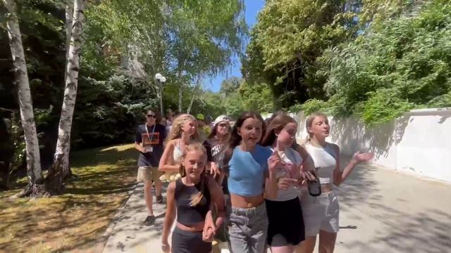 Spa&Camp - Детский лагерь в Туапсе. Санаторий Белая Русь. Отряд идет на обед