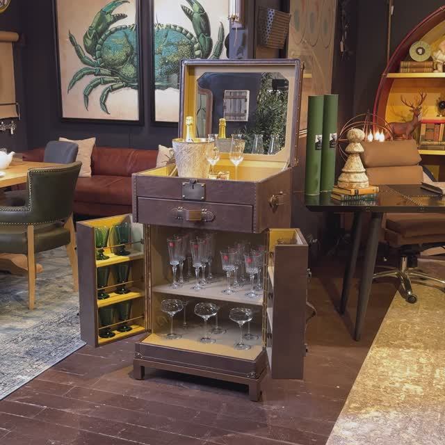 Барный шкаф-сундук Voyage Chest Sideboard