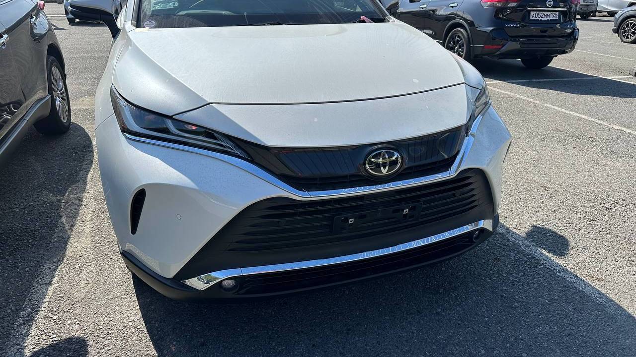 Toyota Harrier 2022 год