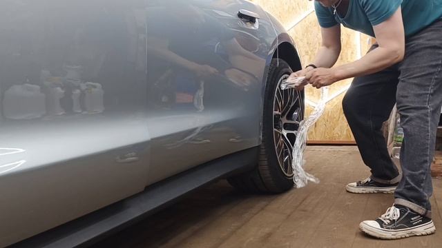 Переклейка Порше тайкан.