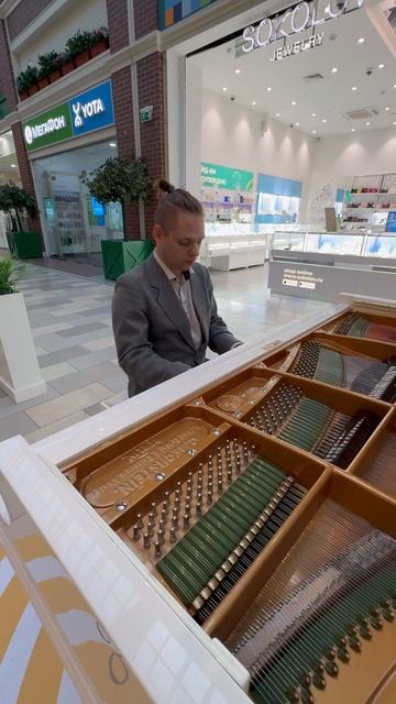 Роман Бемолин. Проект Free Piano. ТРЦ ИЮНЬ