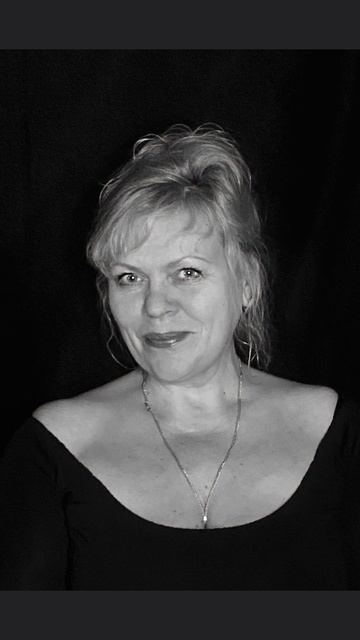 Цвет? Ч/б? 

#актриса #натальясавинова #сотрудничество