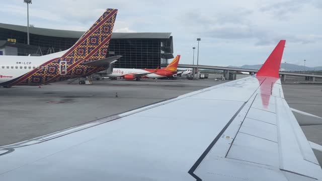 ЛЕТИМ НА БАЛИ ИЗ ТАИЛАНДА С ПЕРЕСАДКОЙ В КУАЛА ЛУМПУРЕ,БИЗНЕС ЗАЛ,ЗАСЕЛЕНИЕ В ОТЕЛЬ НУСА ДУА,ЦЕНЫ ?