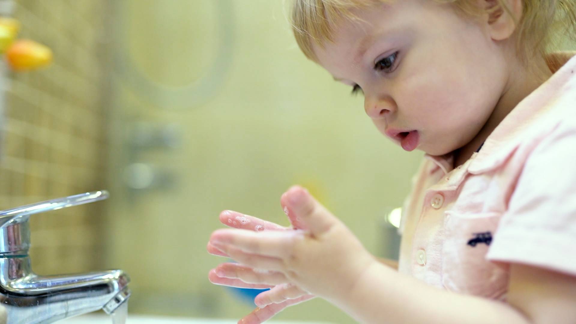 Давиду 2 года - фрагмент фильма