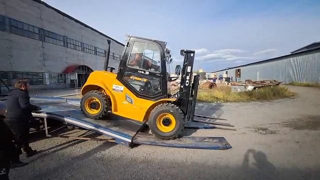 ПРОДАЖА ВЕЗДЕХОДНОГО ВИЛОЧНОГО ПОГРУЗЧИКА HELI