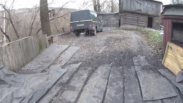 Купил себе иж 2717, не успел поработать уже сыпется.