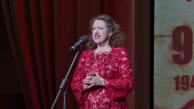 Муз.В.Соловьева-Седого, ст.М.Матусовского 