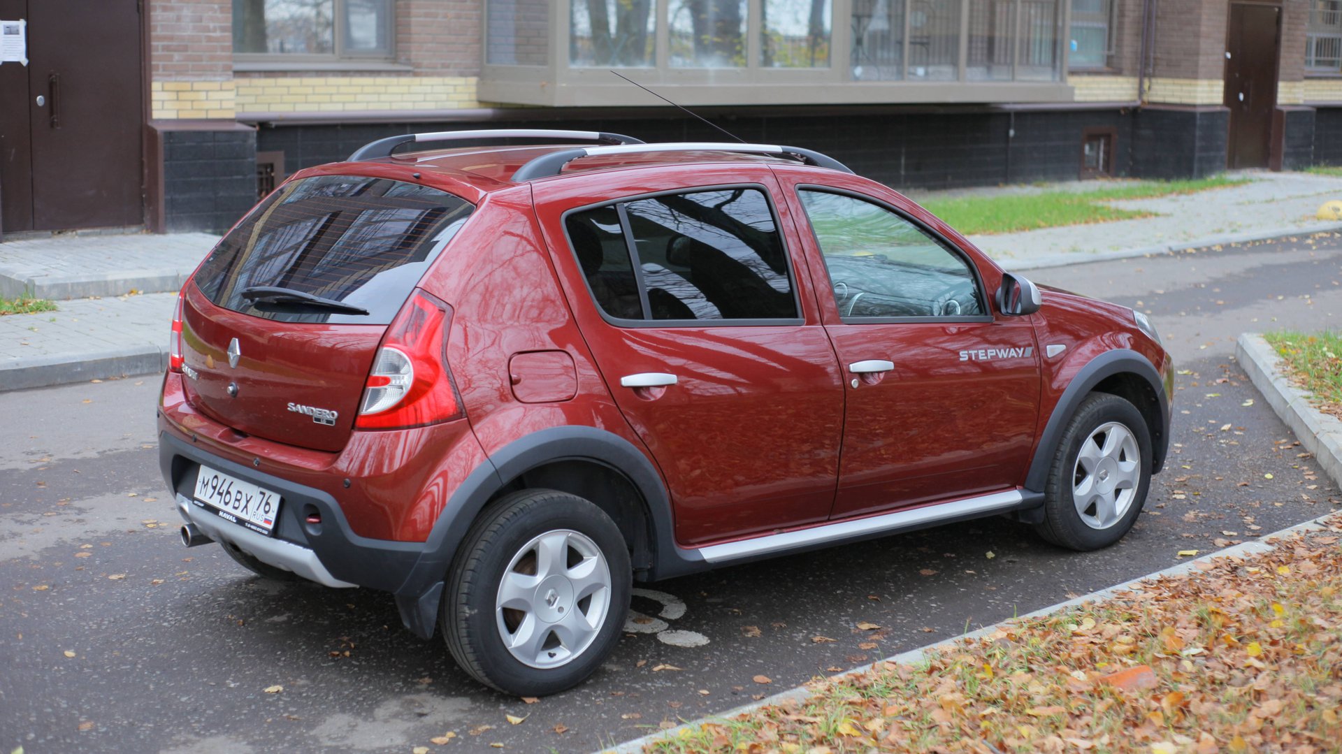 Renault Sandero 2012 красный