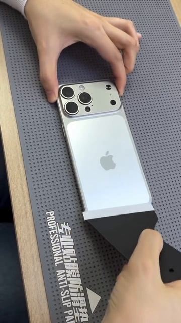 Превращение старого айфона в IPhone 17 Pro при помощи накладки@Tiworld609