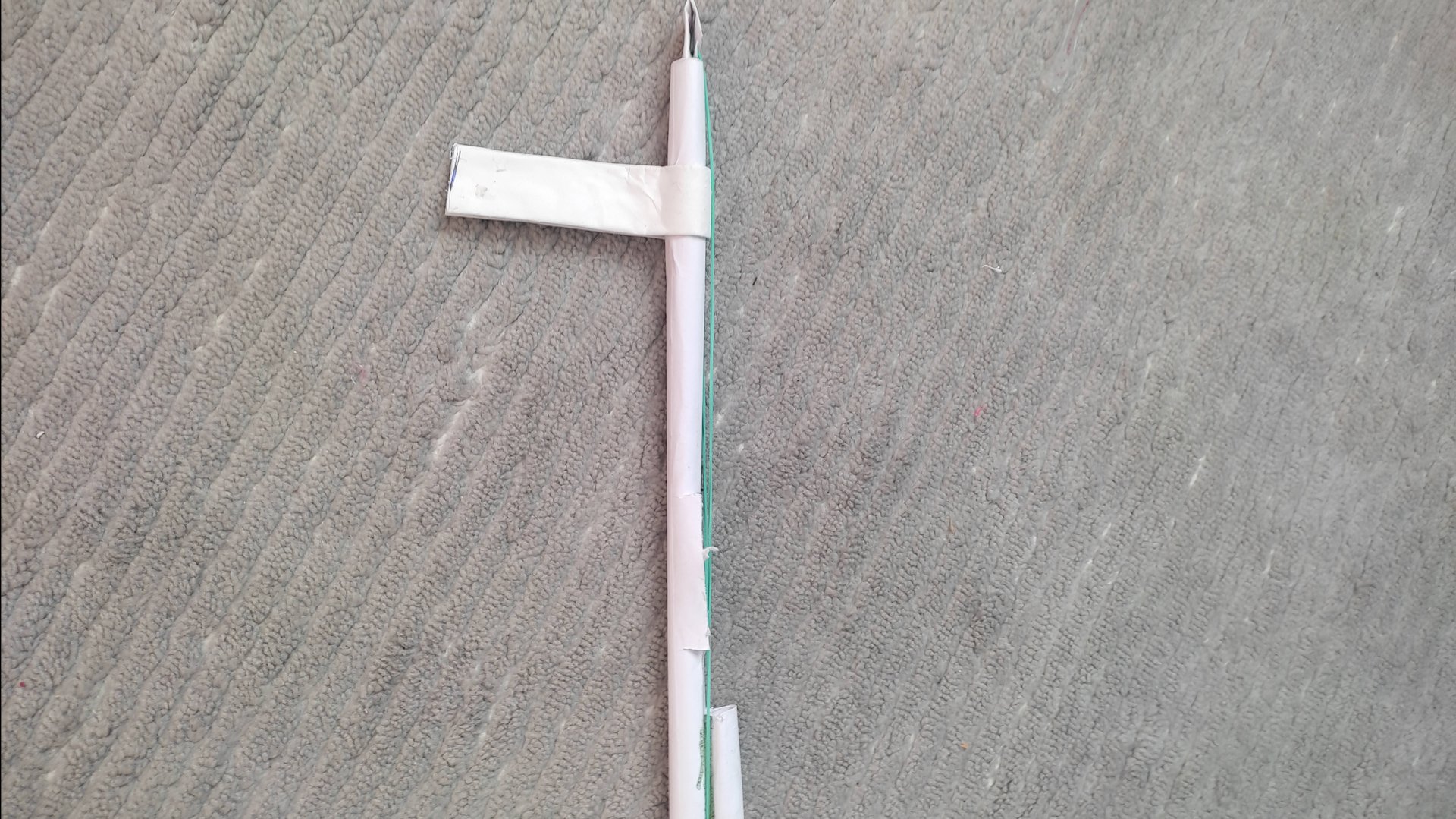 стреляющий пистолет из бумаги!