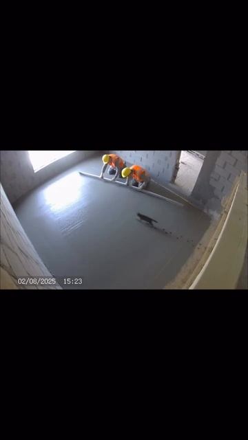 Хорошо, что всё попало на видео. Иначе заказчик бы не поверил, почему пол пришлось переделывать 😅