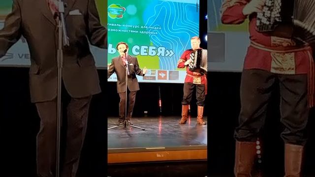 Поет Николай Байда