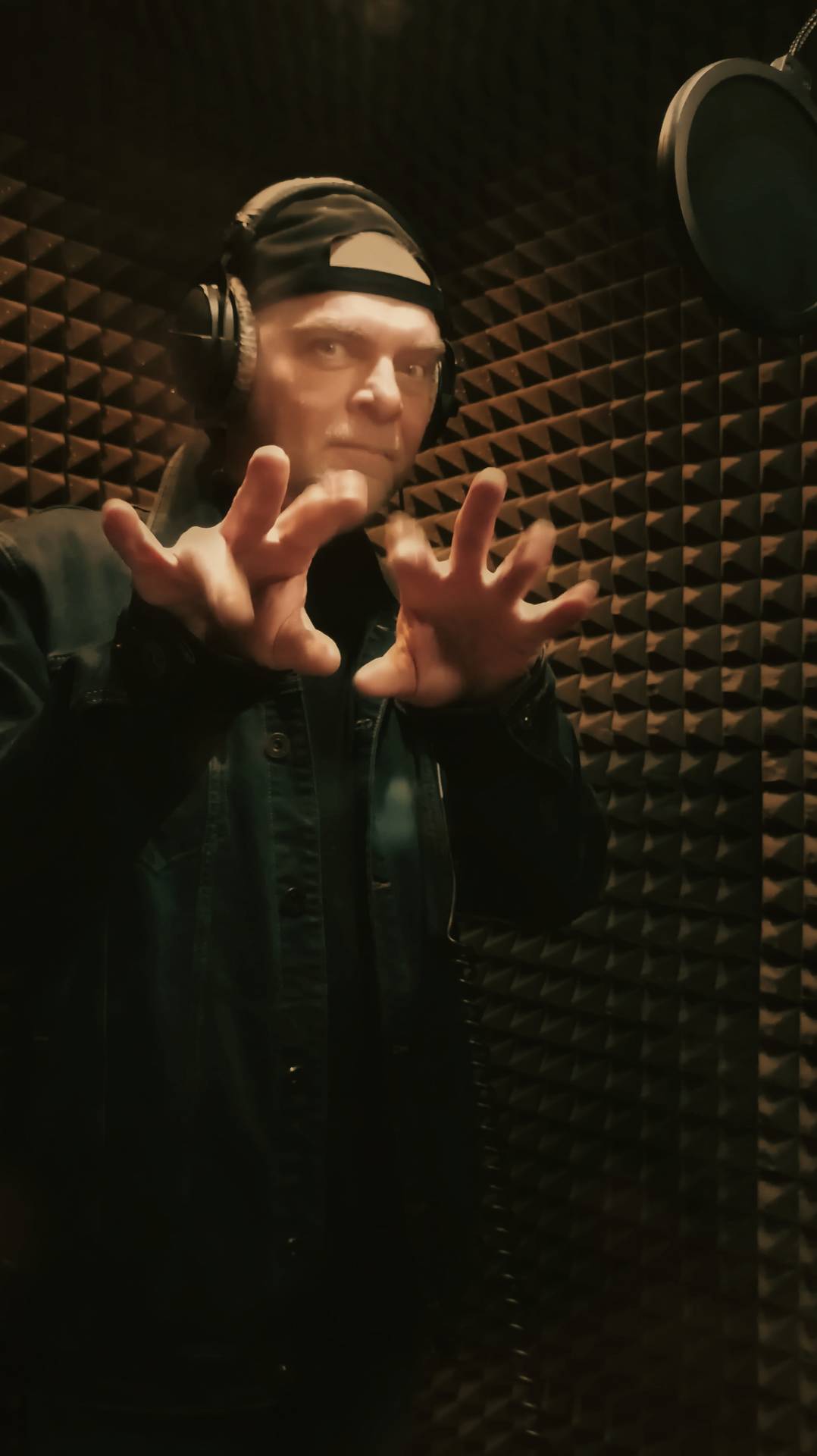 F5b7943e4f7d2fc79f014d883087610c