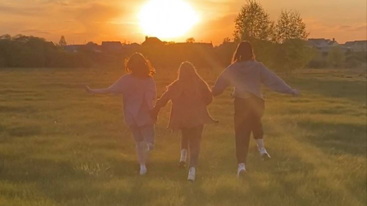 Дружба втроем﹤3