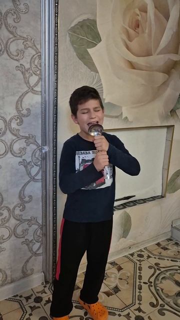 Артист 😂 #юмор #прикол #ржака #смех #угар #пранк #дети #умныедети #смешныедети #Адам #тренды