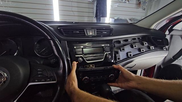 Как снять штатную магнитолу Ниссан Кашкай, Икстрейл 2013 2014 2015 2016 2017 2018 2019 2020 2021
