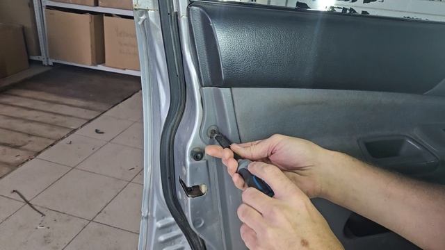 Как снять дверную карту, обшивку Mitsubishi Лансер 9 2000 2001 2002 2003 2004 2005 2006 2007