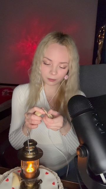 «Печенье, которое умеет обнимать | ASMR для души» или «Передаю вам вкусные обнимашки через экран 🍪