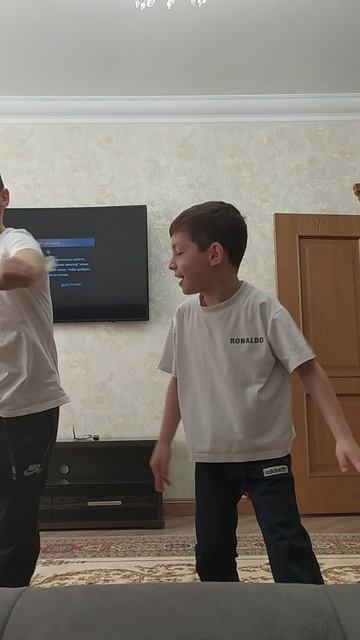 Мы танцуем жëстко специально для вас!