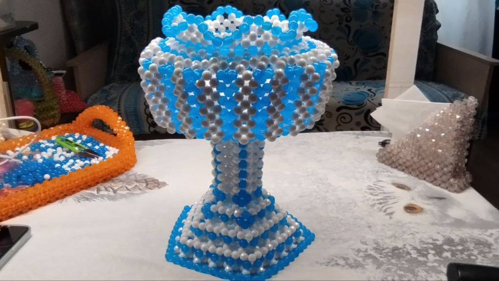 Лампа настольная из бусин. Часть 1